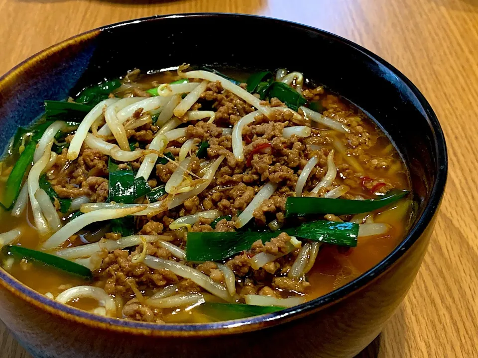 Snapdishの料理写真:インスタント麺で作る台湾ラーメン|toomo.さん