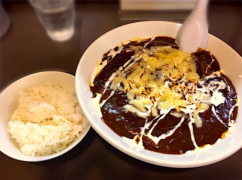 どろりんちょデミグラスカレー麺 
小ライス付き＋焼きチーズ
@鶏こく中華 すず喜|morimi32さん