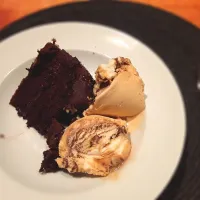 Chocolate cake with ice cream|Bellaさん