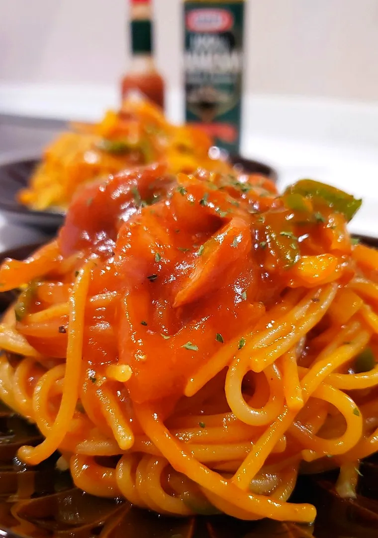 今日の晩御飯
簡単ガーリックトマトソースナポリタン|kimikimi❤kitchenさん