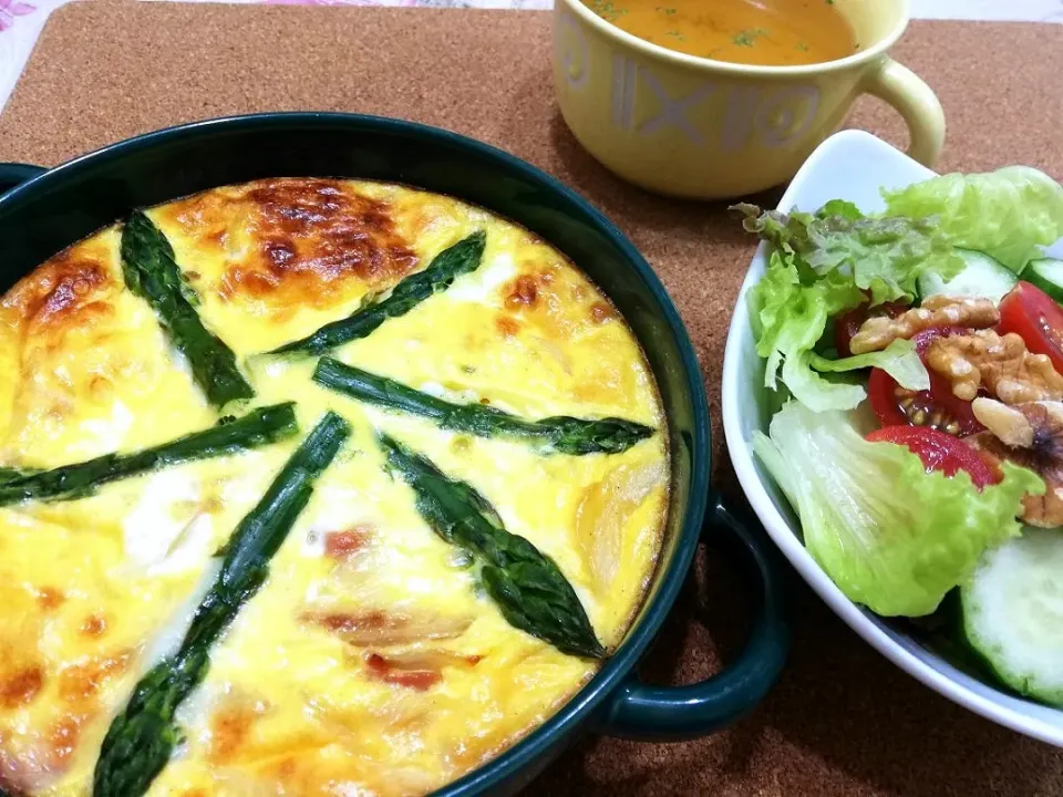 令和元年6月10日
アスパラのオーブン焼きで晩ご飯😋|たえさん