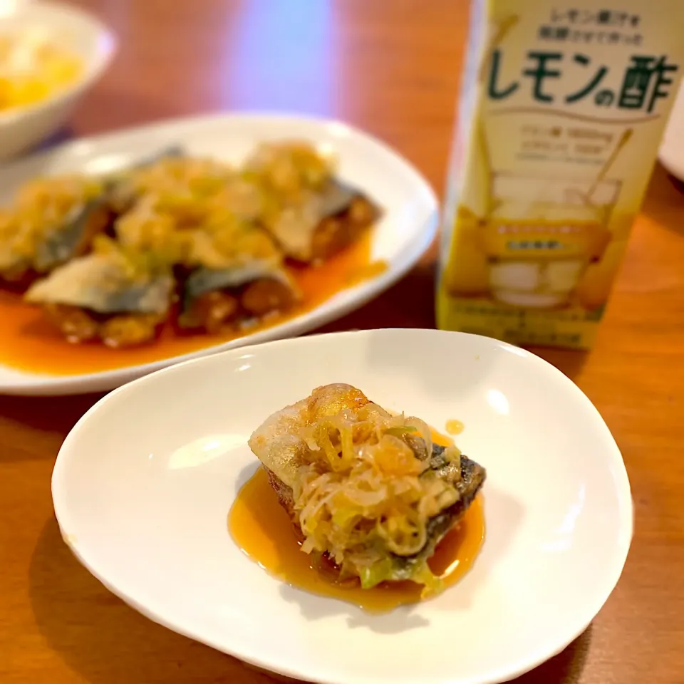 Snapdishの料理写真:ネギたっぷり鯖(塩鯖)の南蛮漬け by unappa|ht7222さん