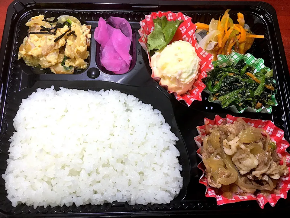 Snapdishの料理写真:牛丼の具 日替わりランチ 豊川市配達|Naokazu Kuritaさん