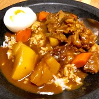 Snapdishの料理写真:カブと牛スジカレー|料理のお姉さんとお兄さんさん