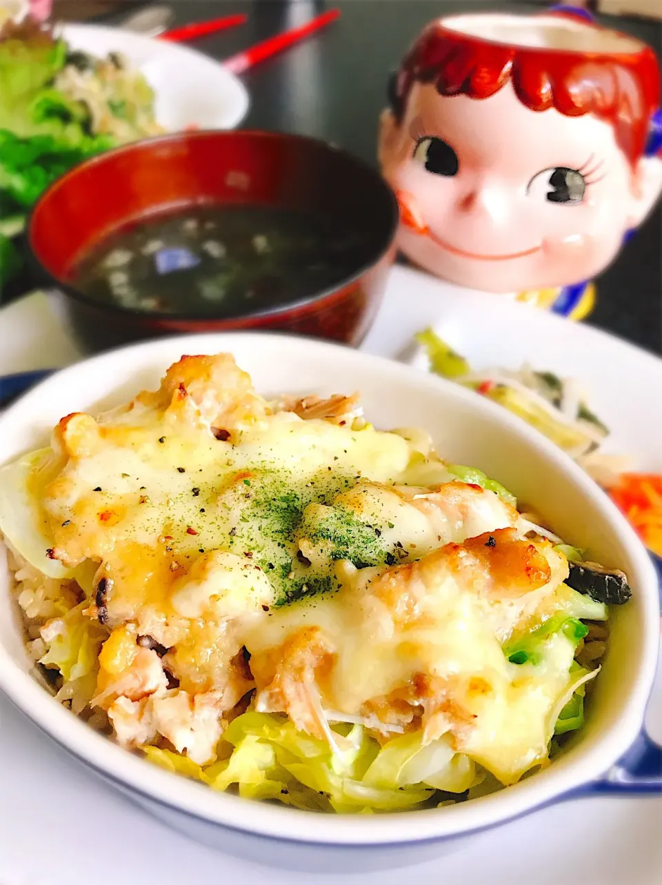 カルシウムたっぷり♡鮭の中骨缶とキャベツの味噌バタ風味チーズ焼き。|ぽき。さん