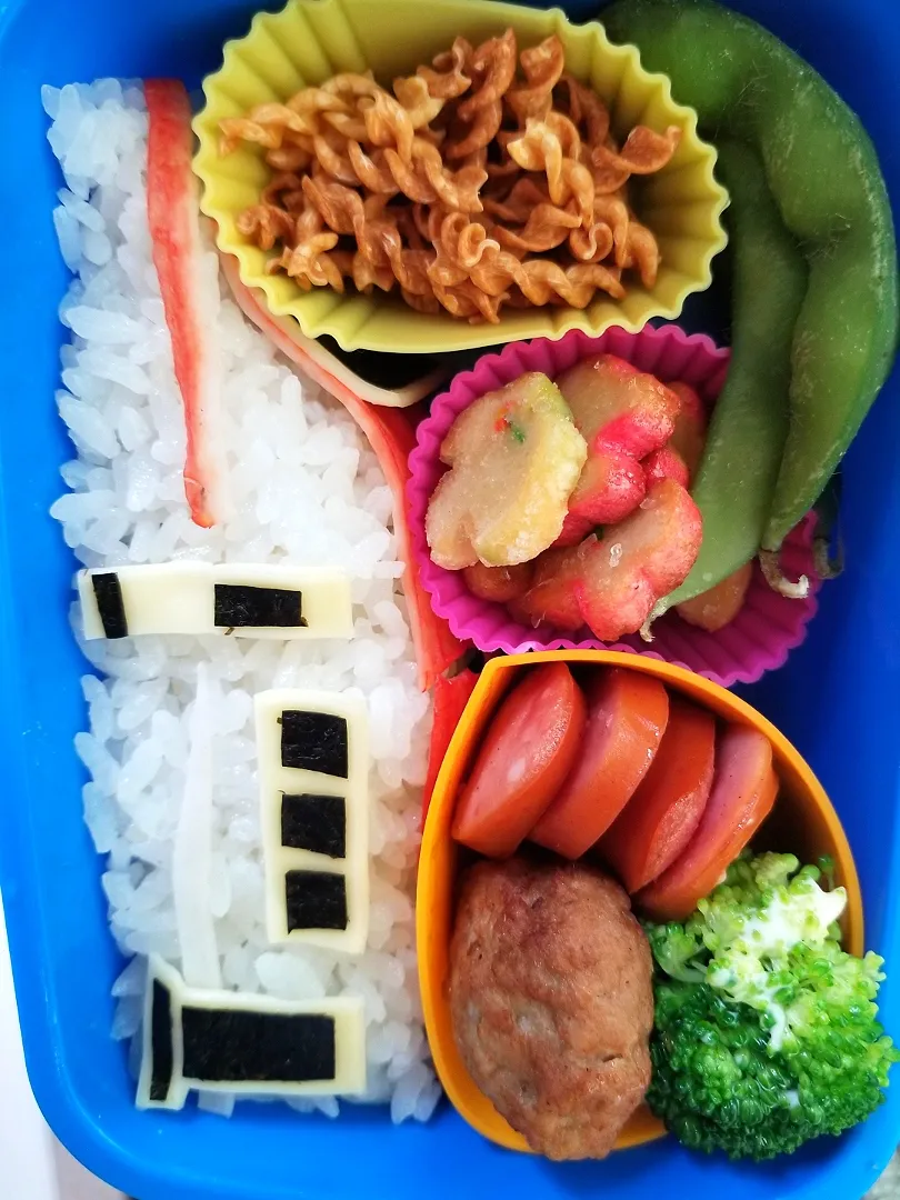 Snapdishの料理写真:息子のリクエスト
こまち弁当|あぁちゃんさん