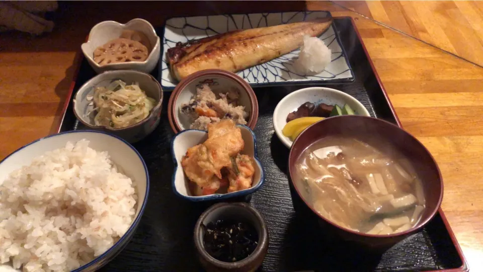 サバ塩焼き定食

 #サバ塩焼き 
 #おから 
 #きんぴら|おっちさん