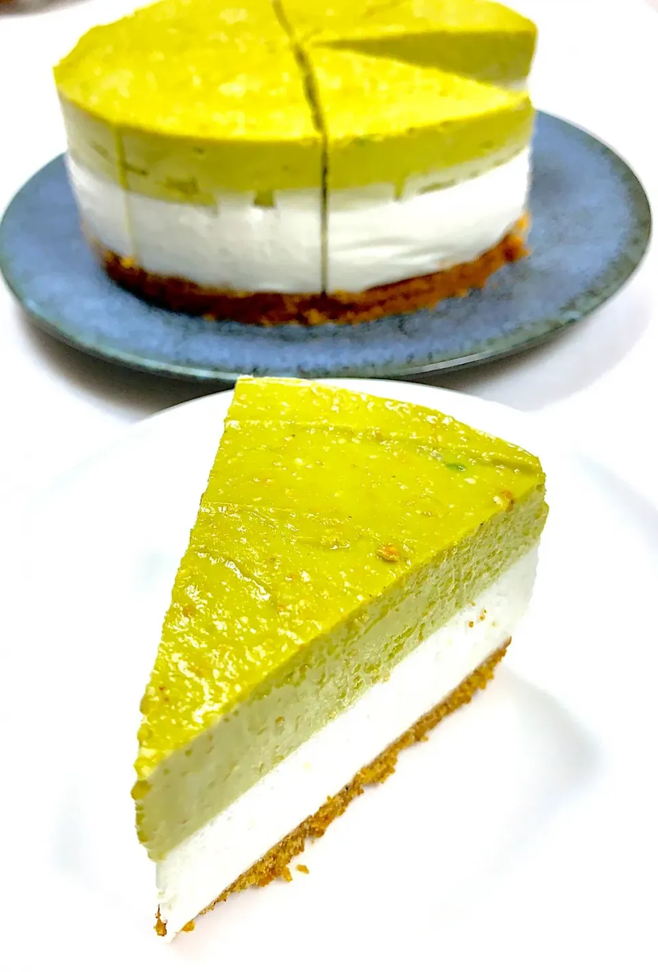 Cashew-Avocado and Coconut Cream Cake|gonbenさん