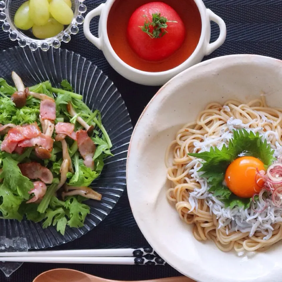 まぜ麺と春菊のサラダと丸ごとトマトスープ

#島原手延べまぜ麺
#トマトスープ
#春菊サラダ|tomoさん