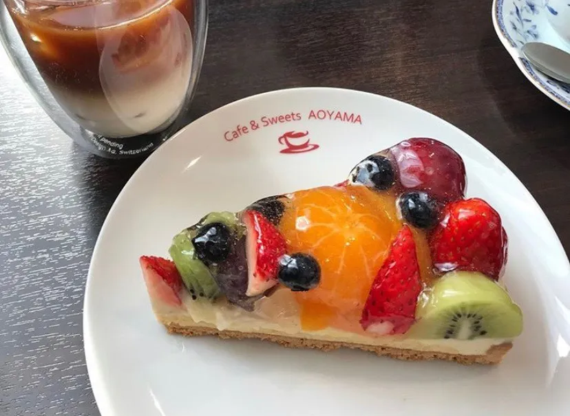 カフェ青山☕️のフルーツタルト🍓🥝🍊🍰✨|nacchan♪さん