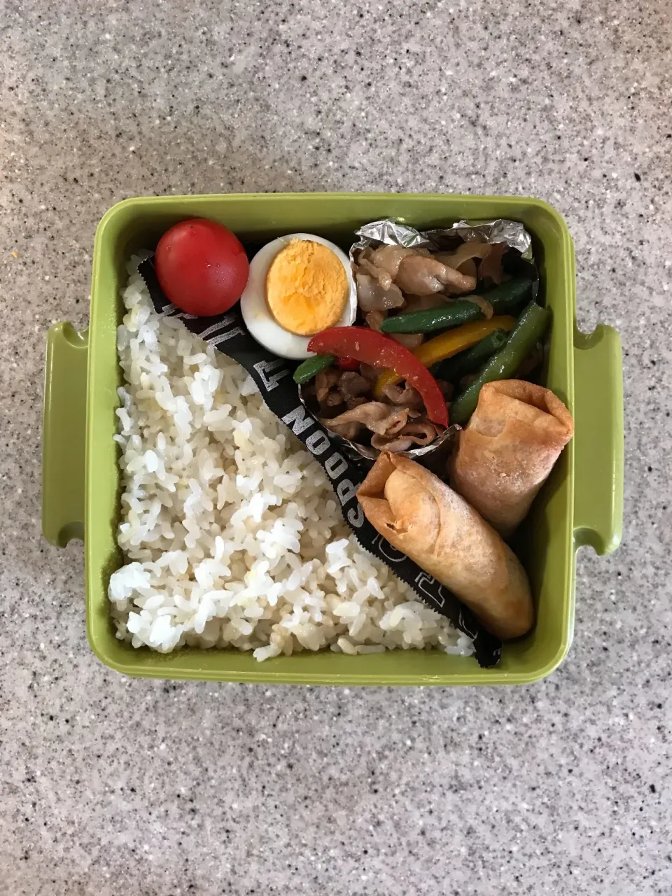 豚こまパプリカ炒め弁当🍱
  #お弁当  #弁当  #高校生男子弁当  #部活弁当  #サッカー部弁当|ちっくんさん