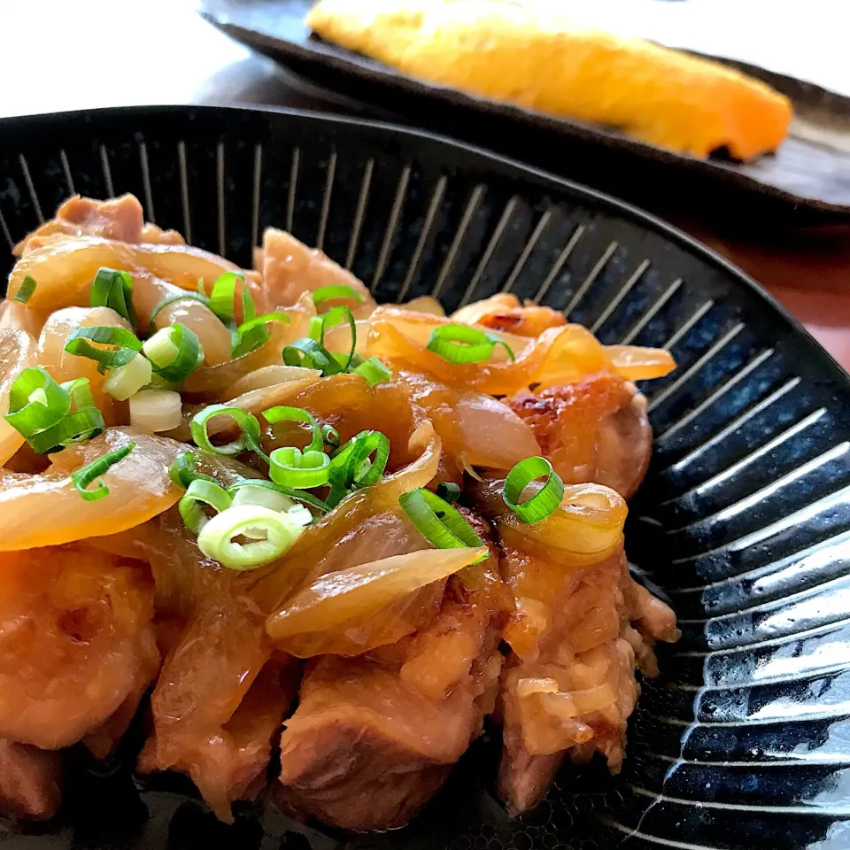 Snapdishの料理写真:鶏肉の玉ねぎトロトロ煮
明太子卵焼き|ちぃさん