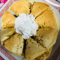 Snapdishの料理写真:昼間におやつをホットケーキのもとを、
なんちゃってどら焼
塩蒸しパン🍓いちごジャムと
生クリームを、
まぜまぜサントの上に生クリームをのせました!!
作って見ましたよー(‥ )ﾝ?
3時のおやつを作ったものを、おやつに皆で…食べました☻ок(๑ ｰ̀εｰ́ ๑)ブｩ｡｡｡✧✧|Rioさん