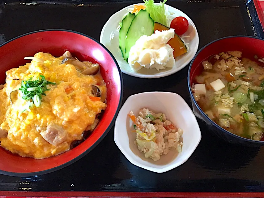 本日の賄い  6/12
〜プチ親子丼定食❤〜|かぴかぴさん