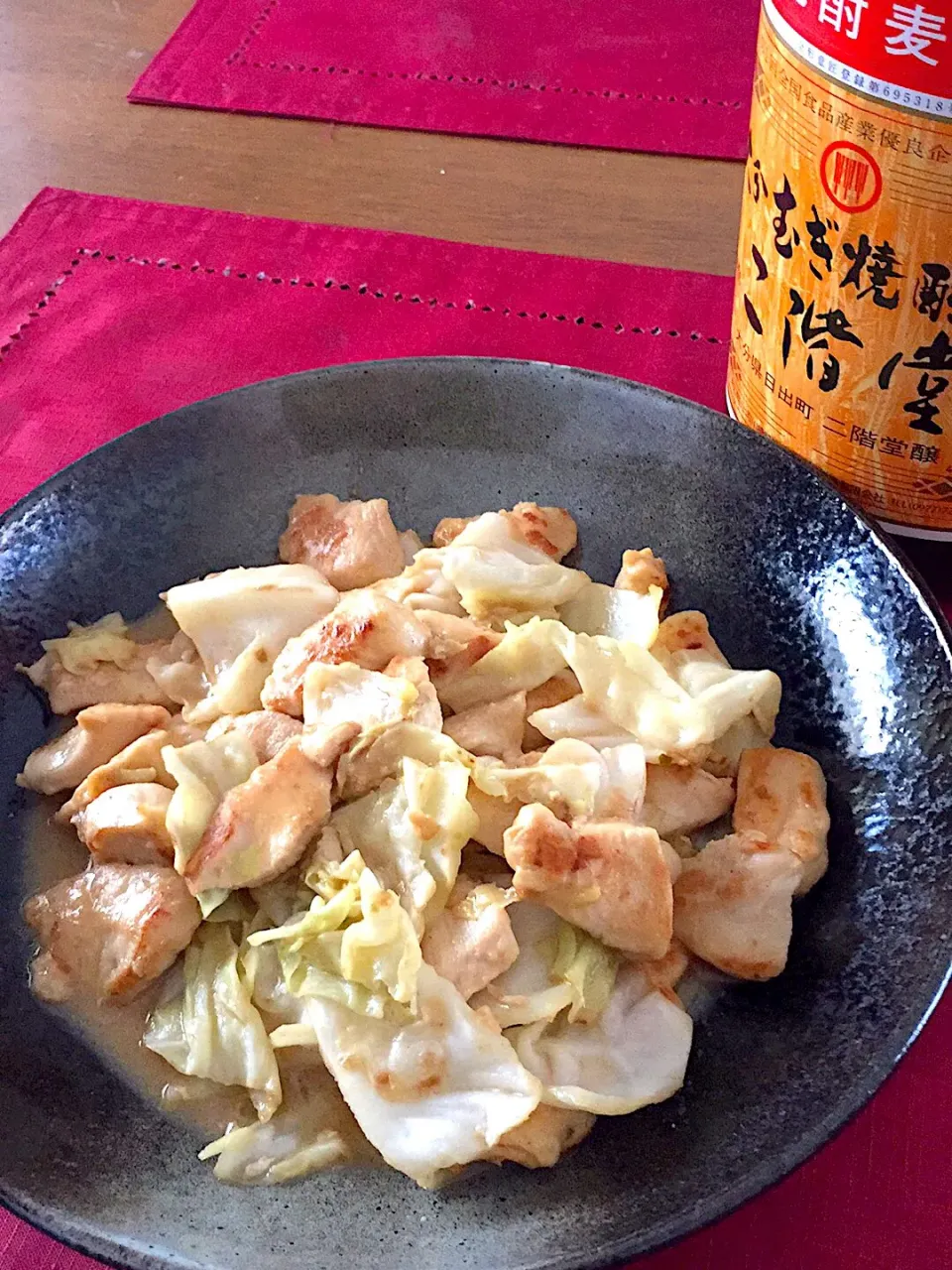 Snapdishの料理写真:鶏肉とキャベツの柚子胡椒マヨ炒め🐓|おかちさん