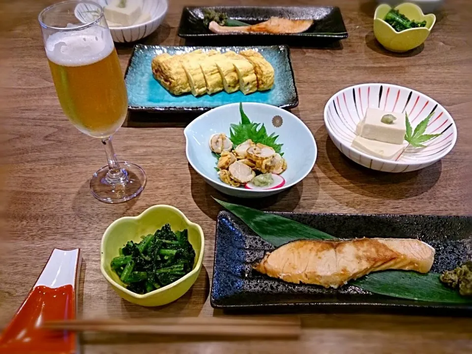 ほうれん草のごま和えのある日の食卓|古尾谷りかこさん