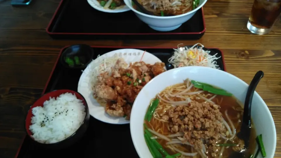 台湾料理!福楽さんへ行きました😆
台湾ラーメンと油淋鶏ランチ♪
本格的な味で美味しかったです✨|すず(*^^*)さん