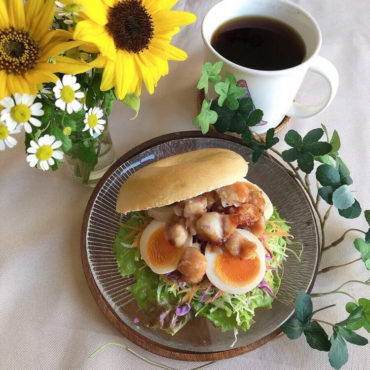 6/13❤︎塩ぼんじり焼鳥&味付け卵ベーグルサンド🥪
#晩ごはん #おうちごはん #おうちカフェ #ぼんじり #味付け卵 #ベーグル #ベーグルサンド #自家製サンド|Makinsさん