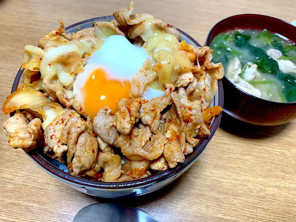 豚キムチーズ丼|イカちゃんさん