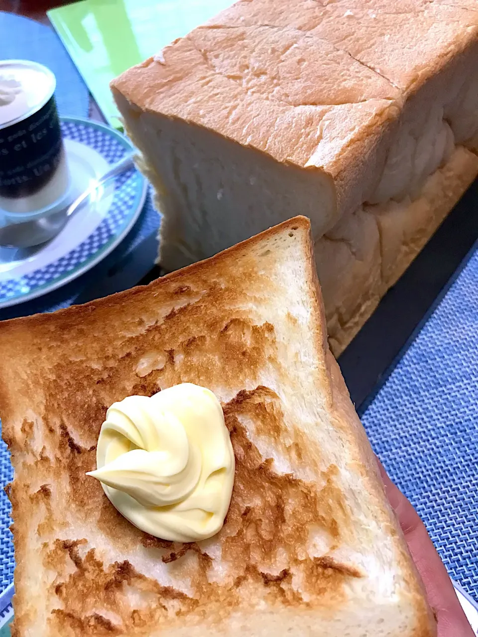 Snapdishの料理写真:上大岡生食パンで
カリカリ厚切りトースト|シュトママさん