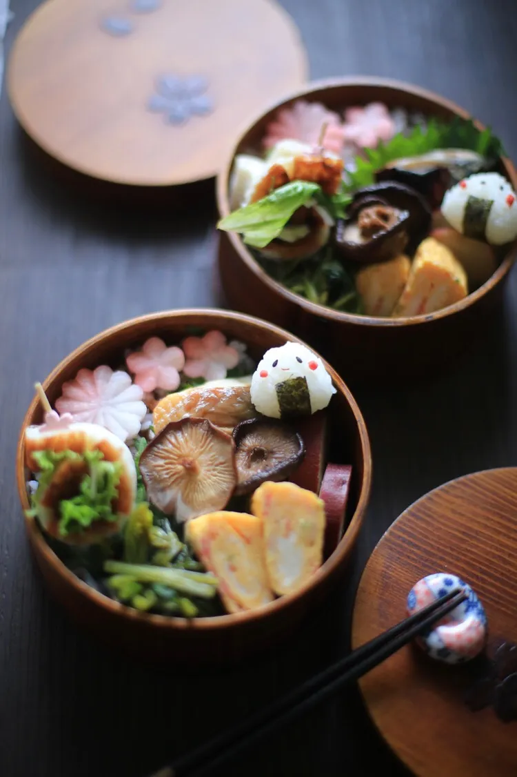 焼き鯖とこにぎりとぐるぐるちくわのお弁当|ゆいか＊さくママさん