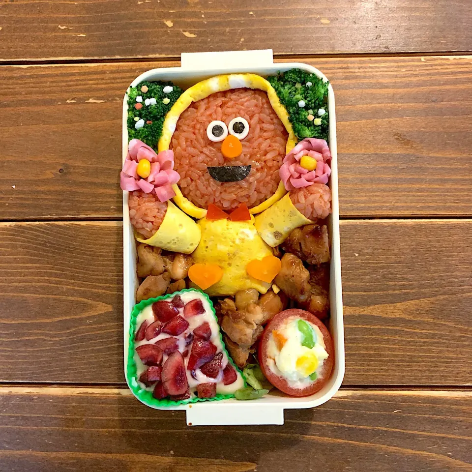 Snapdishの料理写真:エルモオムライス弁当❣️|ともさん