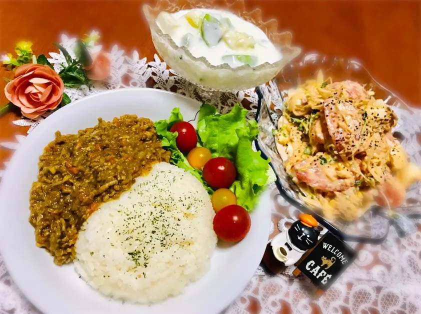 Snapdishの料理写真:和風ドライカレー🍛&卵とトマト🍅の
サラダ🎶|バシュランさん