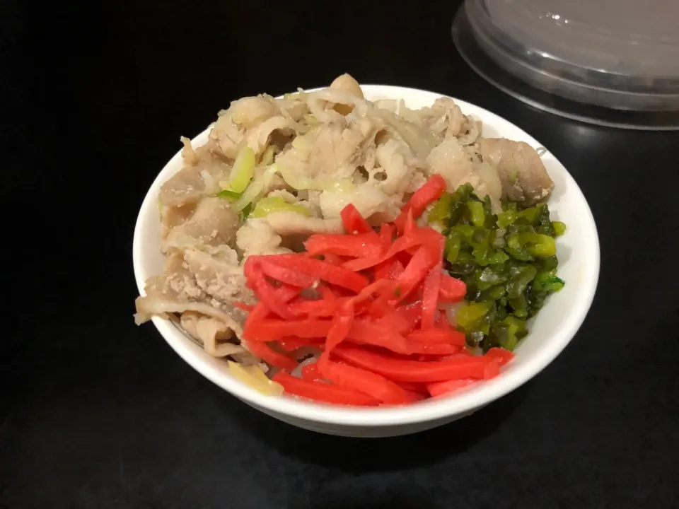 Snapdishの料理写真:壱萬屋でミニ豚丼|ddr3rdmixさん