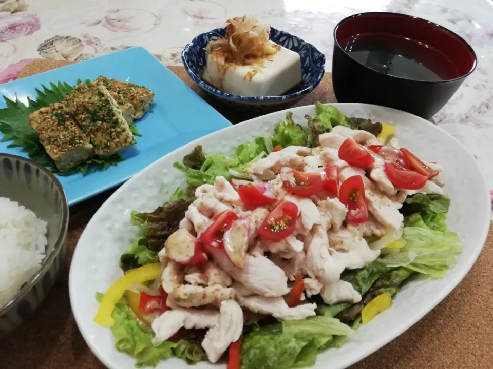 Snapdishの料理写真:令和元年６月14日
今日のおすすめはしゃぶしゃぶささみのごまドレサラダ🥗|たえさん