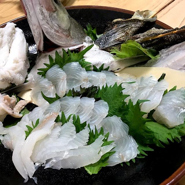 釣 セイゴ スズキ の刺盛 刺身 胃袋 浮袋 皮焼き 腹身の茹で スズキ刺身 さくたろう Snapdish スナップディッシュ Id Njvpfa