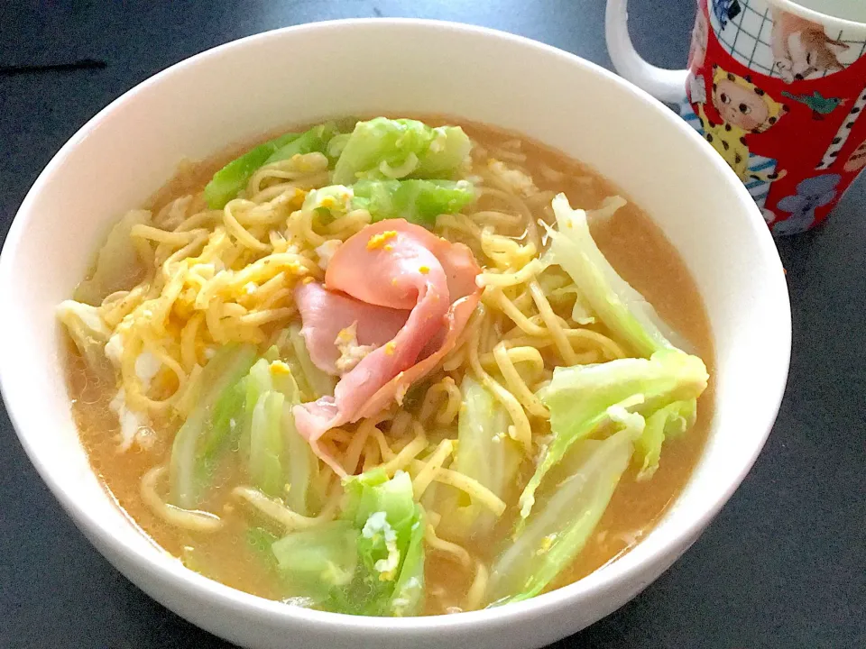 キャベツたっぷり味噌ラーメン|ねこぜさん