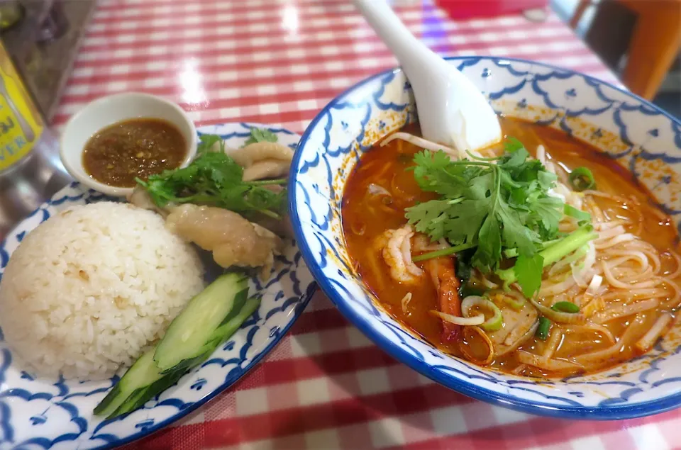 お得なタイラーメンとチキンライスのセット@ティーンヌーン 銀座ファイブ|Mickeeさん