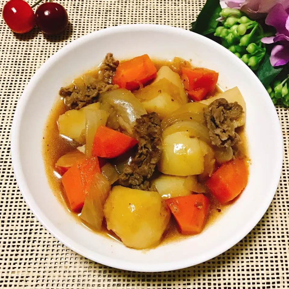 まるまさんの料理 韓国風❓焼肉のタレで肉じゃが😊|さくらんぼさん