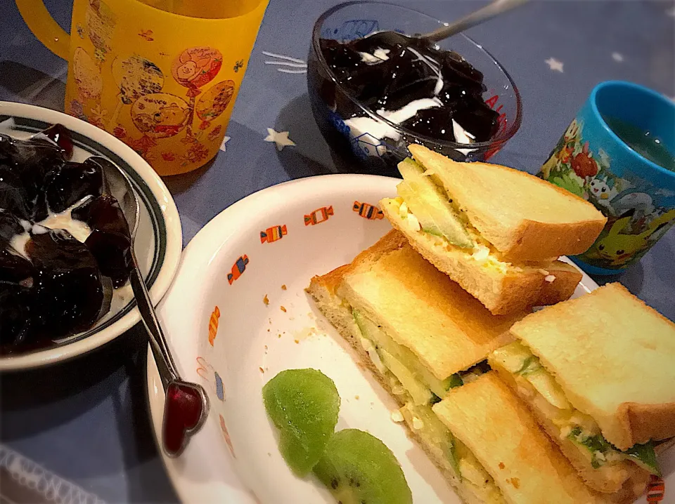 キュウリと卵のサンドウィッチ🥪🥚🥒    コーヒーゼリー  アイスティー|ch＊K*∀o(^^*)♪さん