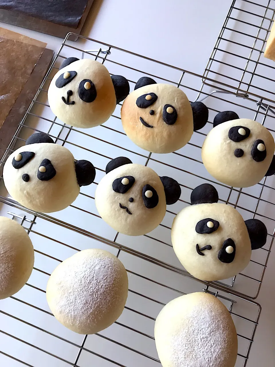 Snapdishの料理写真:パンダパン🐼焼き上がりました〜
ミルククリームたっぷり♪|あまねこ🌿さん