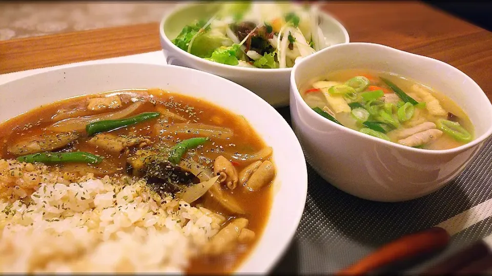 茄子もつトマトカレー🍛
の晩ごはん✨|kaz(*･ω･)さん