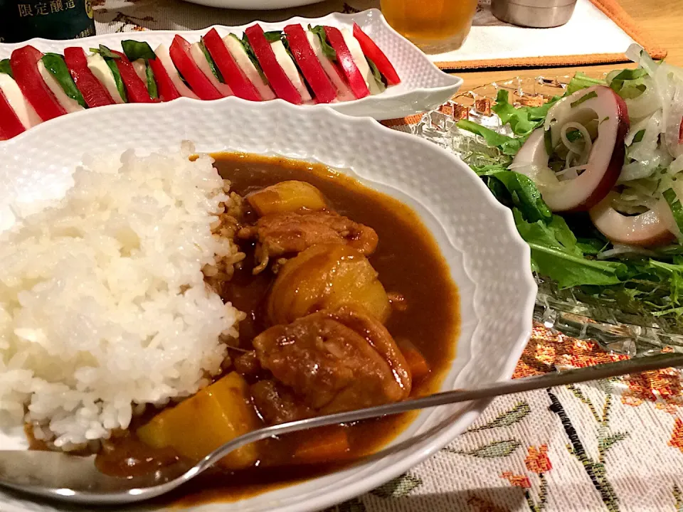 チキンカレー
イカとセロリのマリネ
カプレーゼ|Saori.Sさん