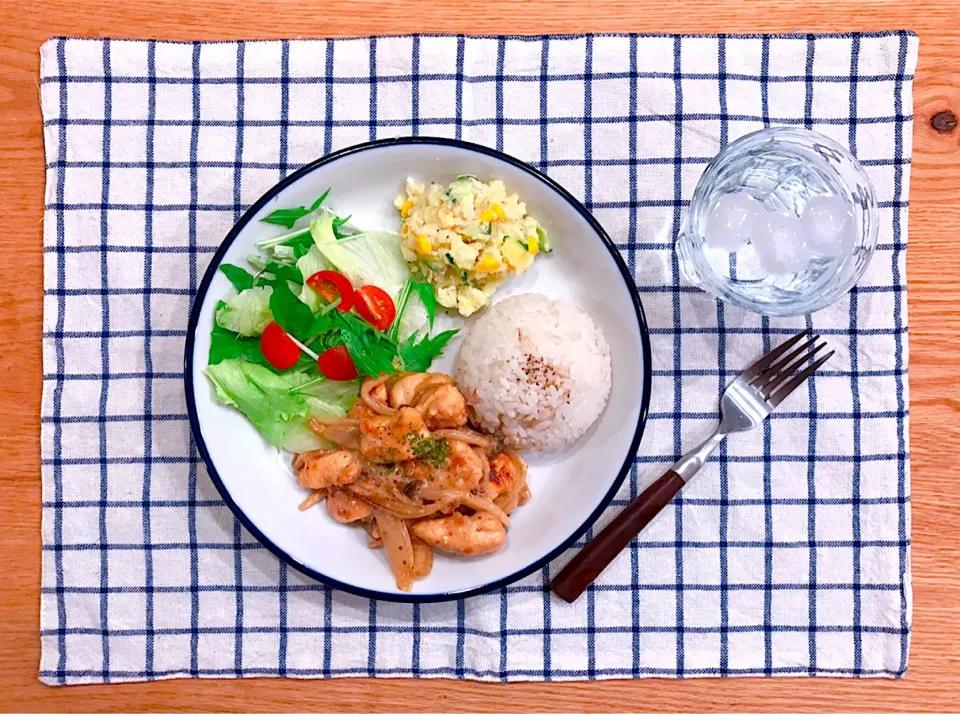 ワンパンで簡単ビストロ飯！鶏肉の粒マスタードクリーム煮 - macaroni

マスタード多めで作ってみた🥳💚
とっても美味しかったのでリピ決定‼️|おーやんさん