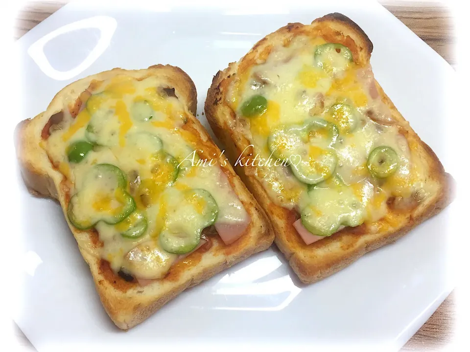 有り合わせでピザトースト😅🍕|あみさん