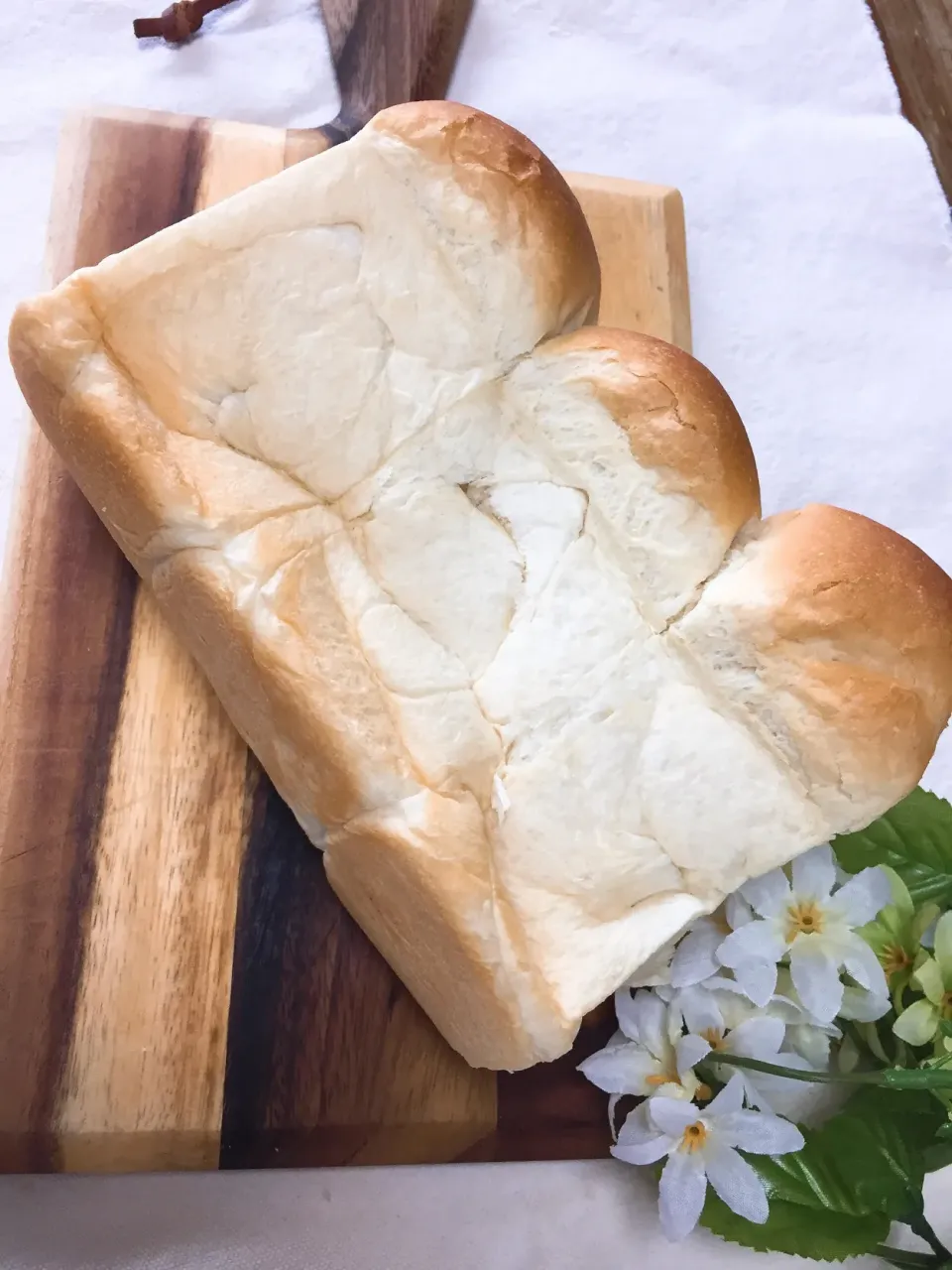 生クリーム入り食パン🍞|❁︎na--na❁︎Nさん