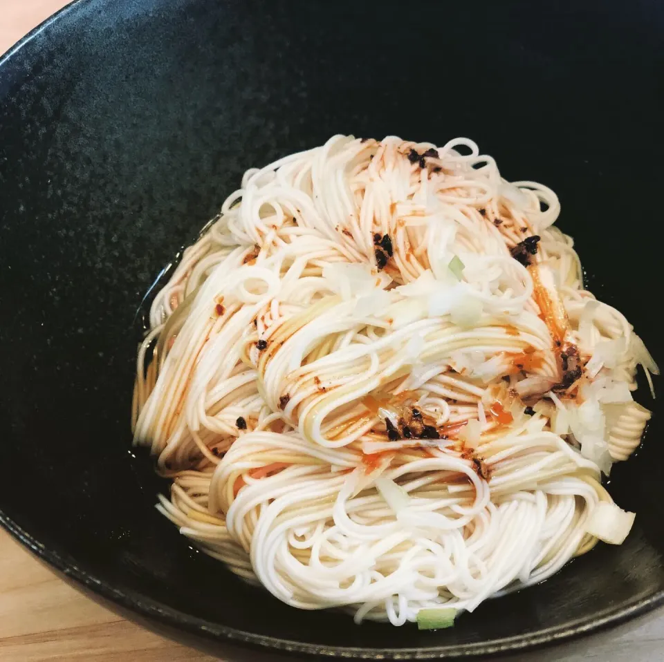 濃厚煮干しピリ辛和えそうめん|tesasakiさん