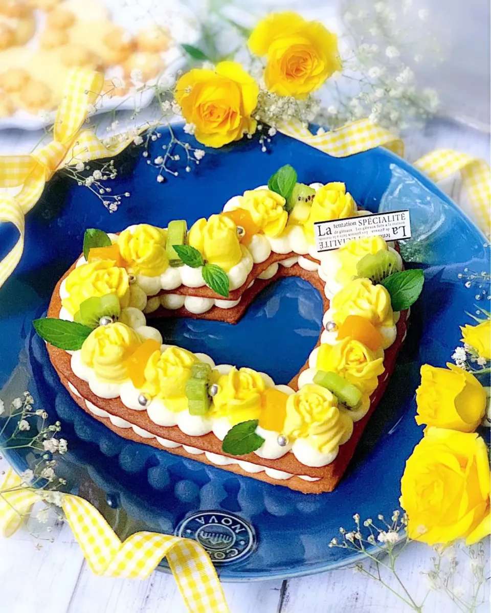 💛黄色の薔薇のクッキーケーキ💛|lily_lily821さん