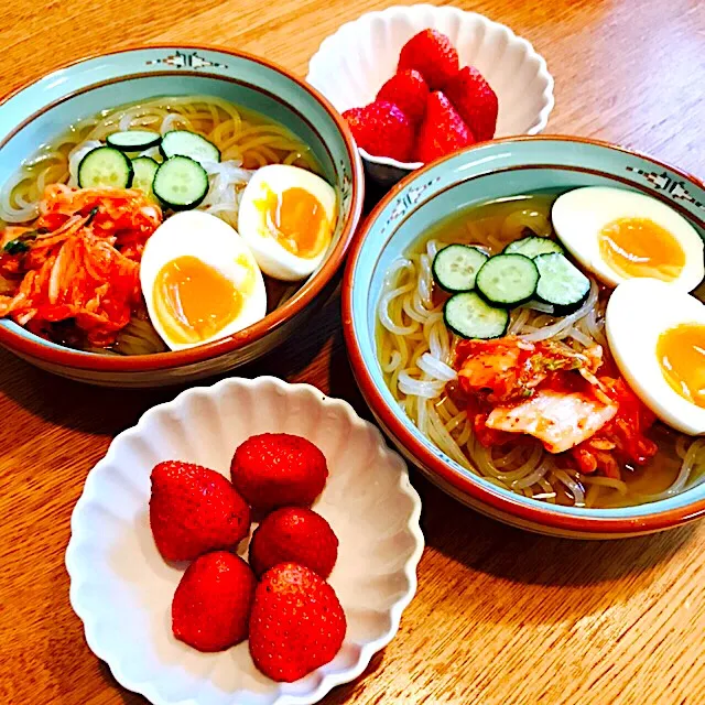 盛岡冷麺
噛み応えのある麺
キムチ+半熟ゆで卵+きゅうりをのせて🥒冷たくて美味しい
#盛岡冷麺|いちごさん