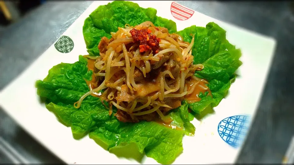 麻辣豚もやし炒め〜食べラー添えて〜|ぱんだますたーさん