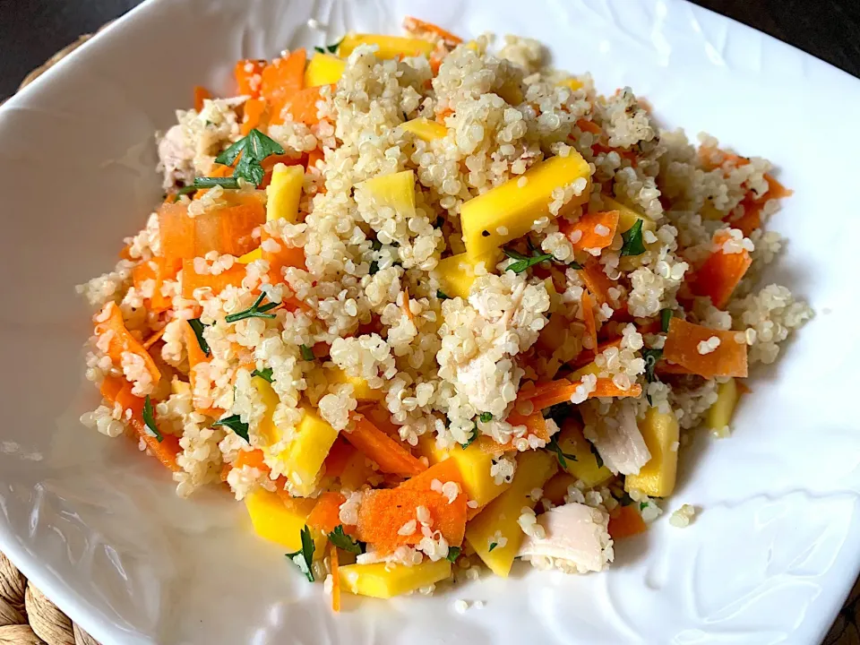 Quinoa & chicken salad|yeni kartikasariさん