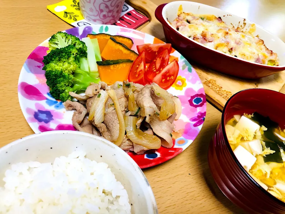 Snapdishの料理写真:豚肉の生姜焼き🐷|skskさん