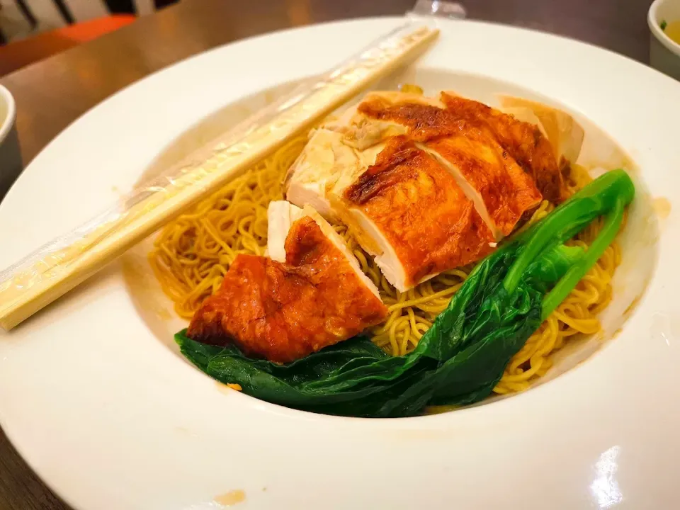 Roasted chicken with noodles|Lai's Kitchenさん