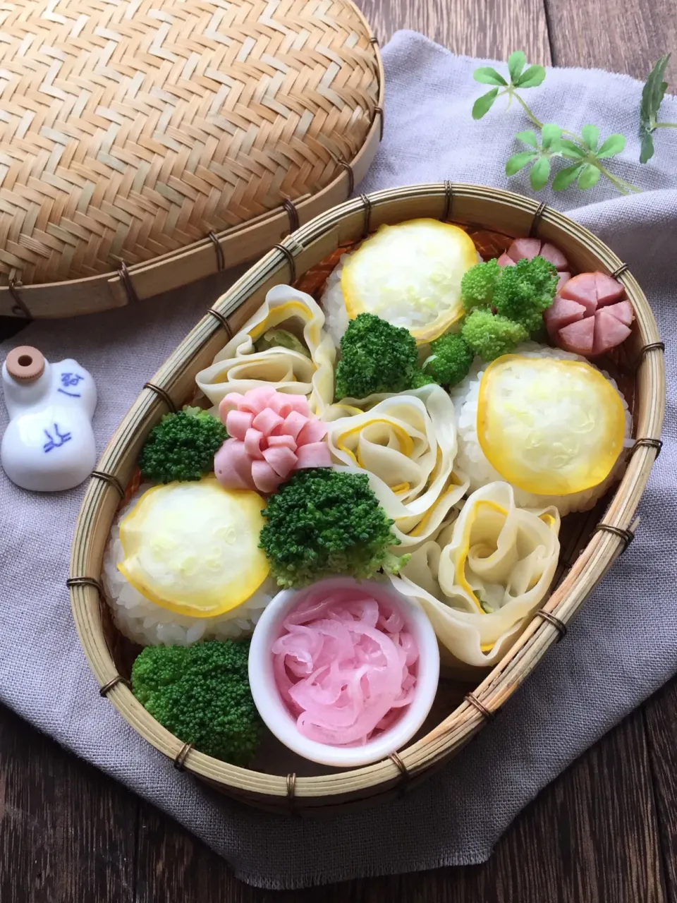 #ズッキーニ薔薇 餃子弁当|puchan_cafeさん