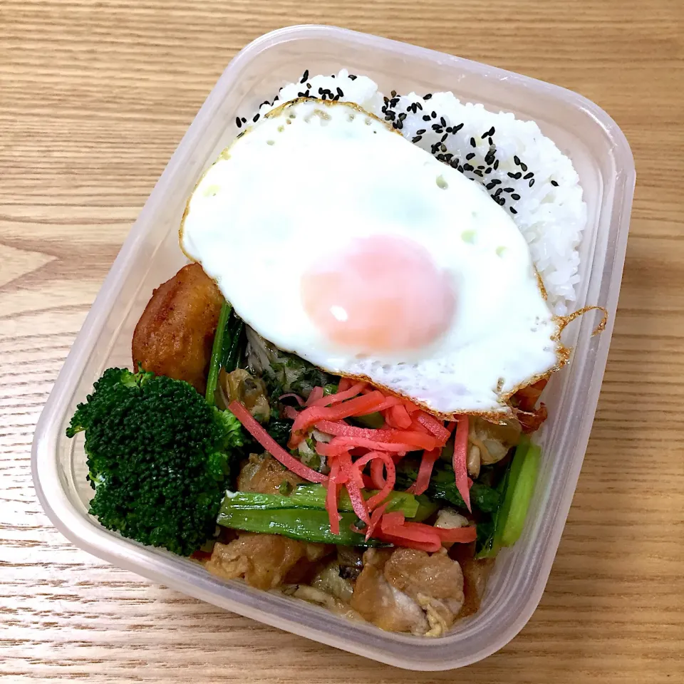 月曜日の旦那さんのお弁当☺︎ #お弁当記録  #やきそば  #焼きそば弁当  #海鮮焼きそば   #目玉焼き  #からあげ  #ブロッコリー|むさけんさん