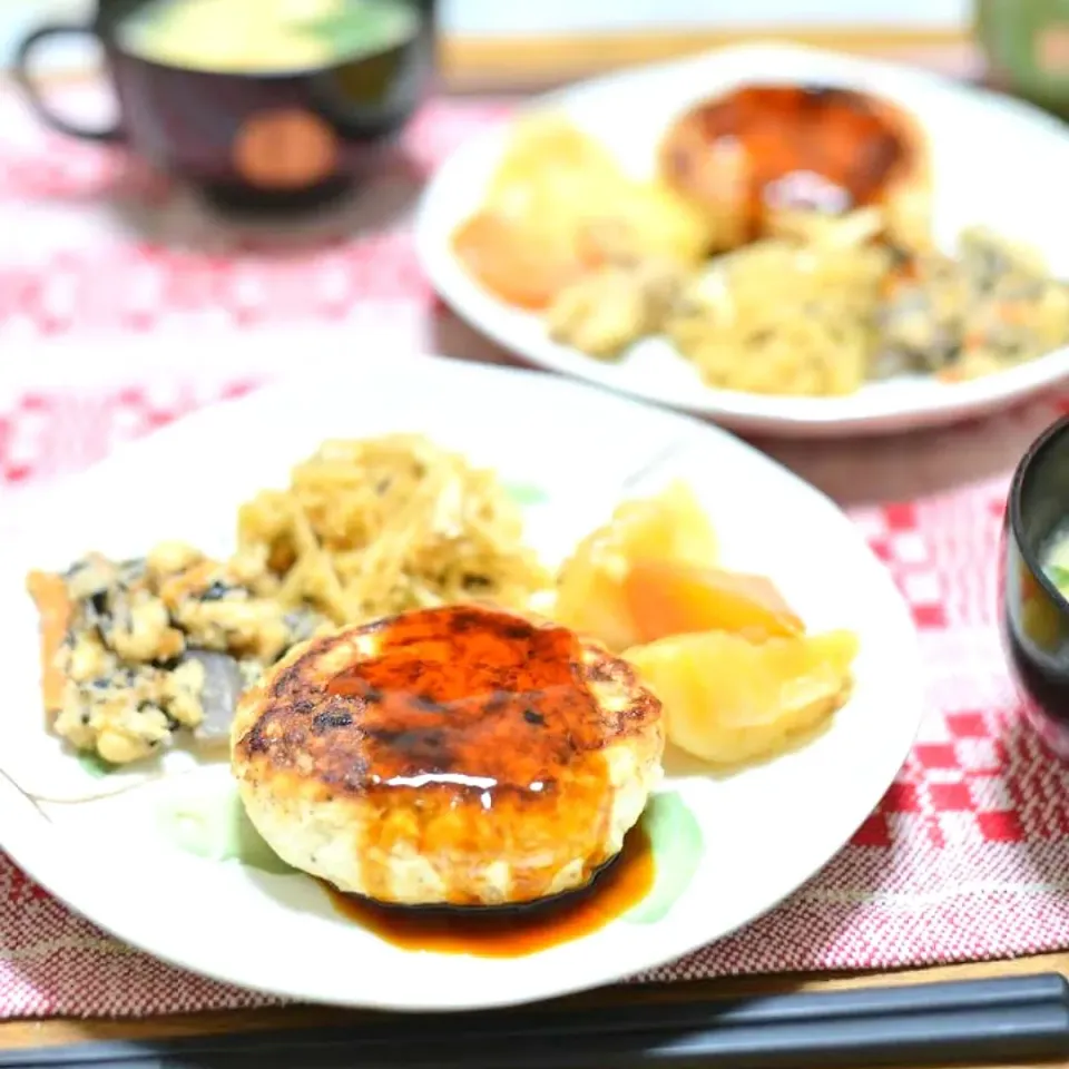 豆腐ハンバーグの和食プレート🥕🥔🍲|さわ太郎さん